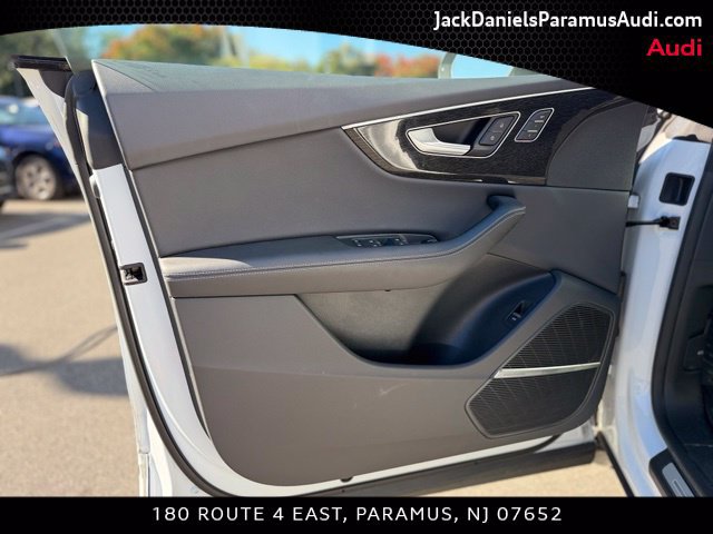 Used 2023 Audi Q8 Premium Plus AWD/4WD image 11