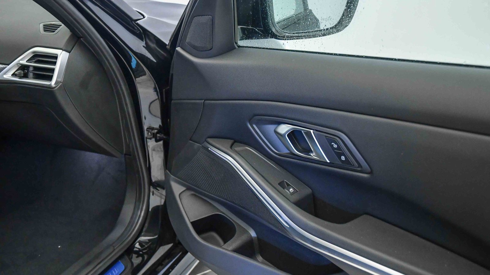 New 2026 BMW 330i Sedan w/ M Sport Package image 19