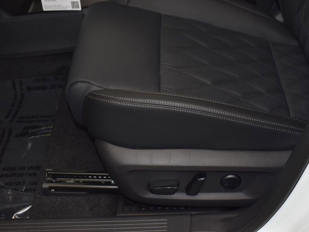 New 2026 Nissan Rogue Platinum image 17
