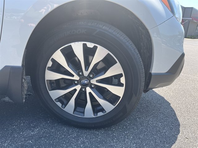 Used 2017 Subaru Outback 3.6R Limited AWD/4WD image 4