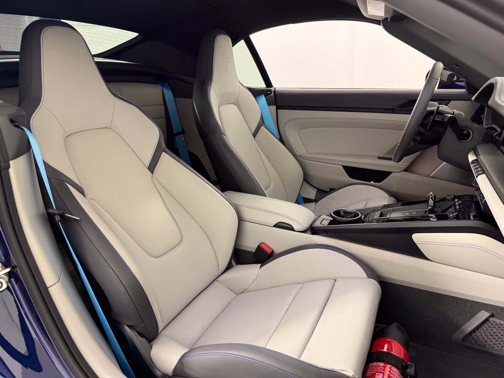 Certified 2025 Porsche 911 Carrera GTS RWD image 21