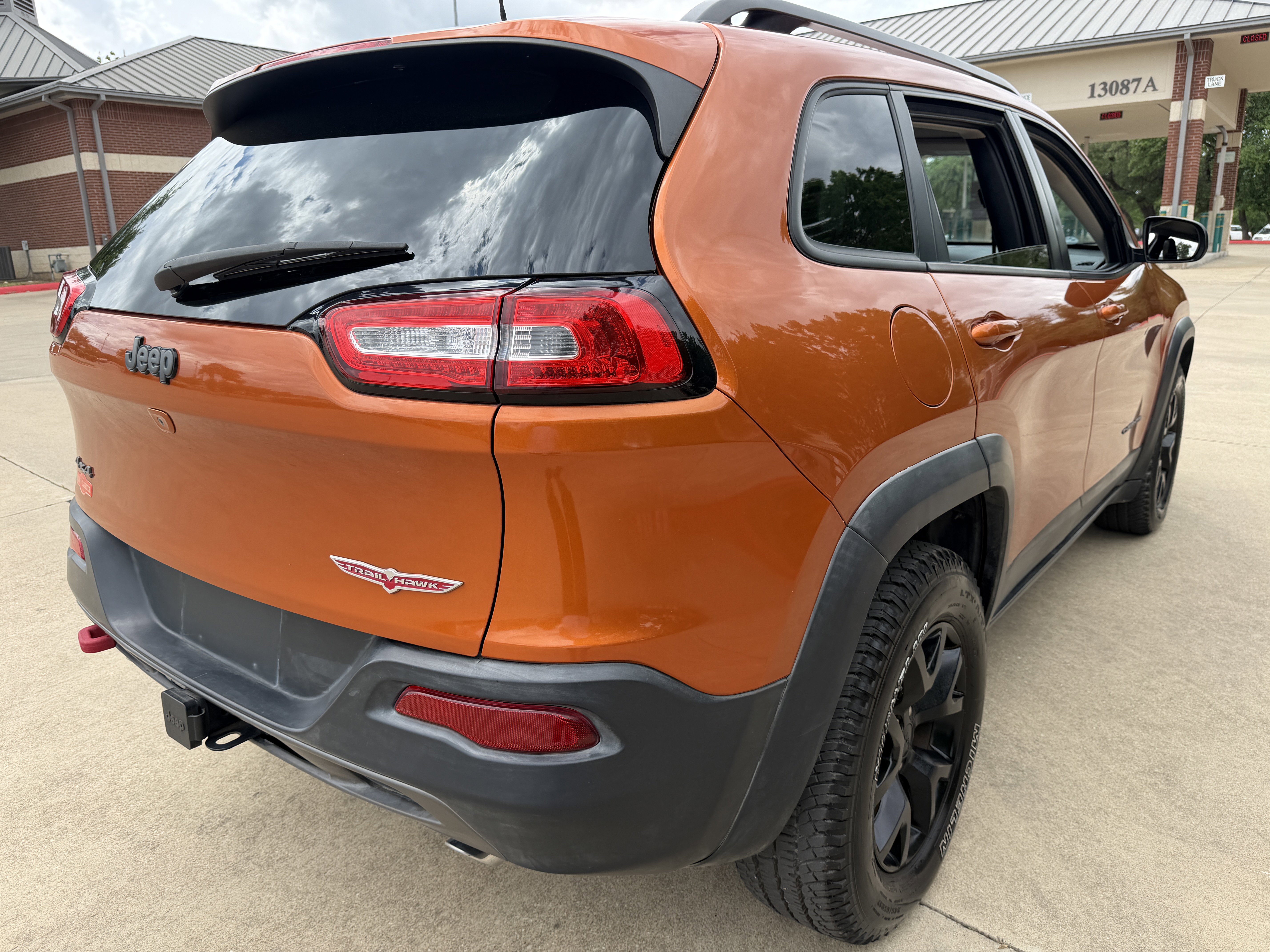 Used 2016 Jeep Cherokee Trailhawk w/ Trailer Tow Group AWD/4WD image 7