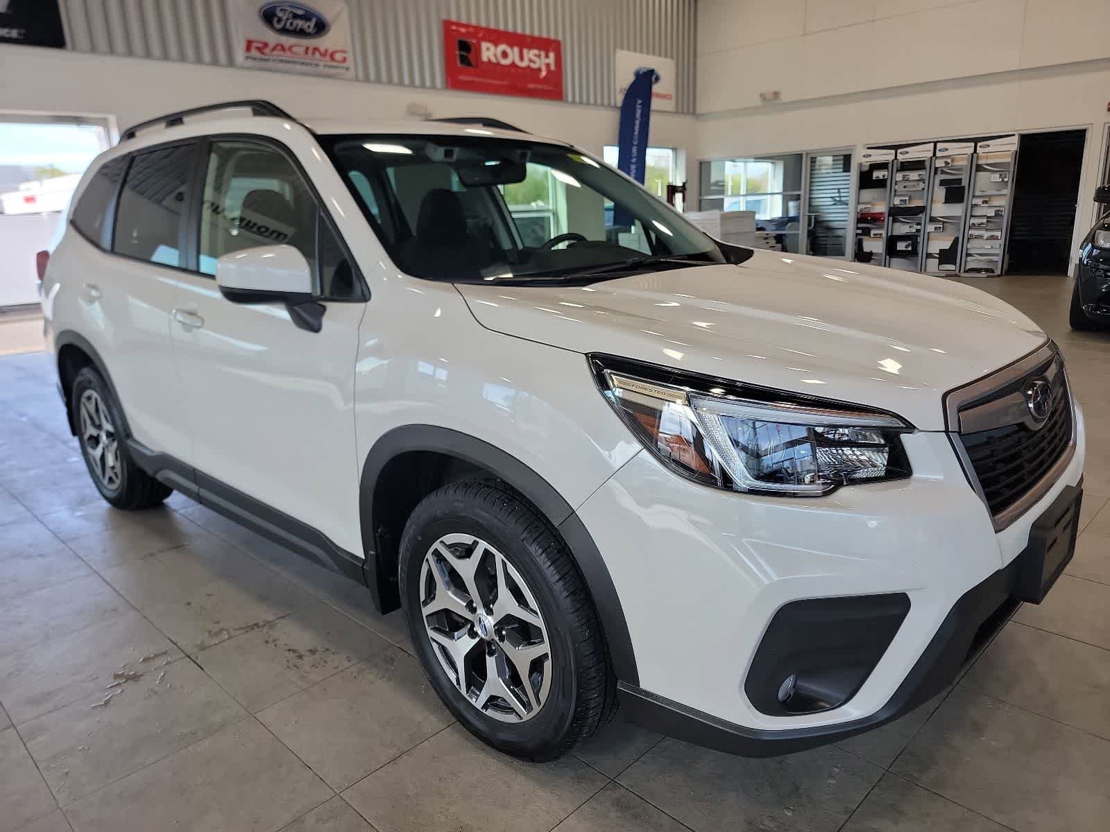 Used 2021 Subaru Forester Premium AWD/4WD image 3