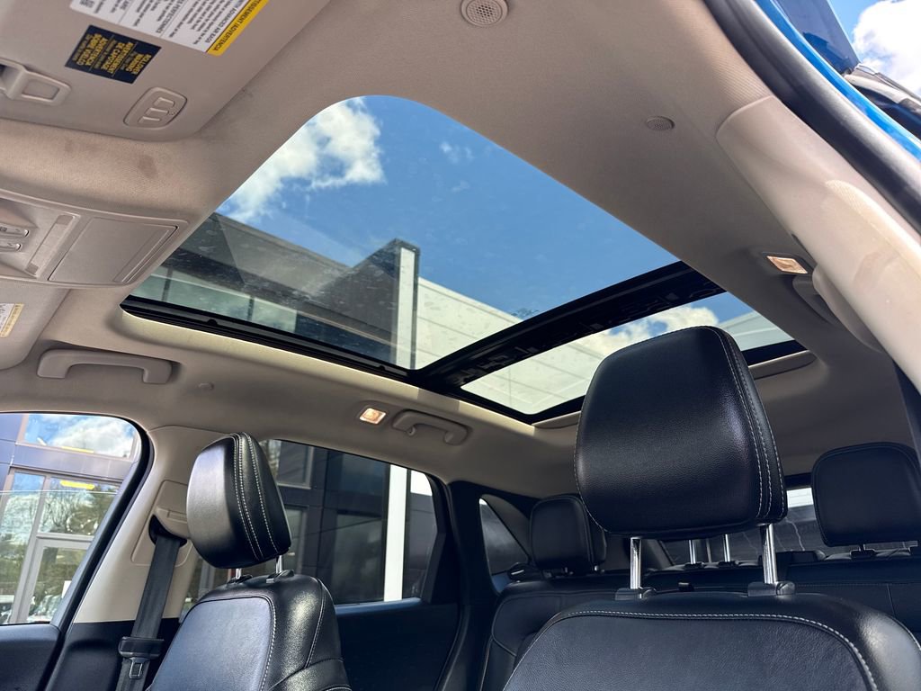 Used 2020 Ford Escape Titanium AWD/4WD image 19
