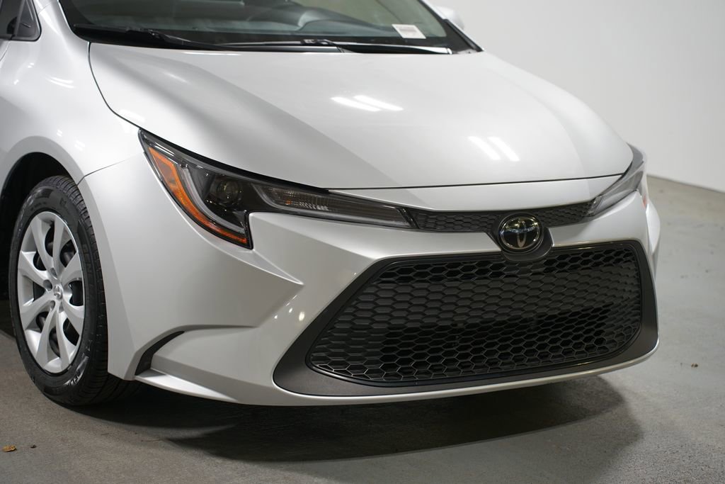 Certified 2022 Toyota Corolla LE image 4