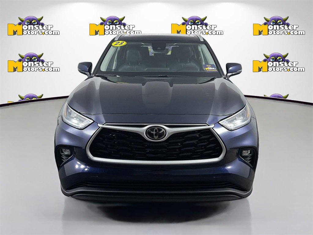 Used 2023 Toyota Highlander L image 2