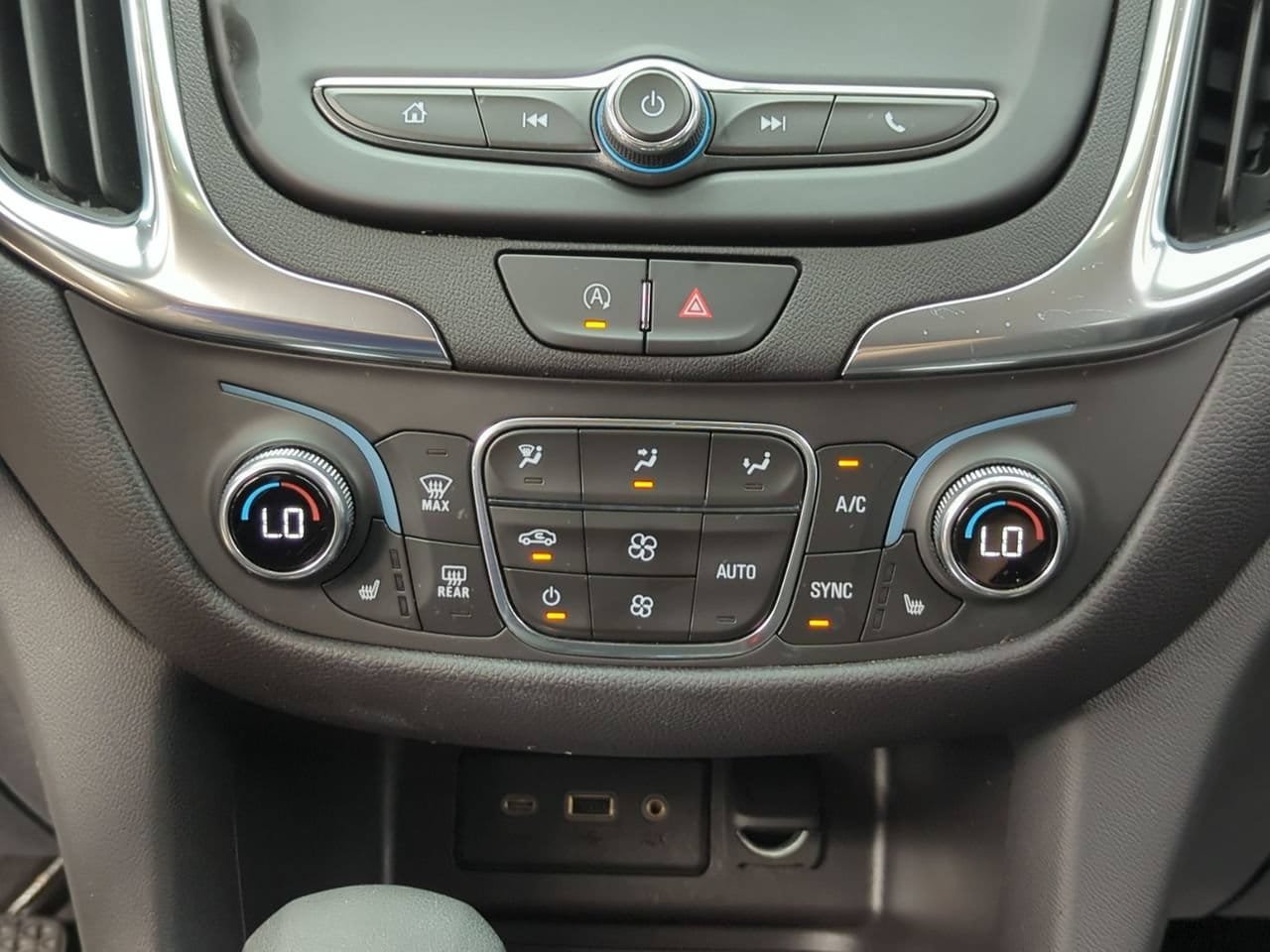 Certified 2024 Chevrolet Equinox LT FWD image 17