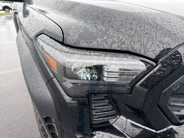 Certified 2025 Toyota Tacoma TRD Off-Road w/ TRD Off Road Upgrade Package AWD/4WD image 12