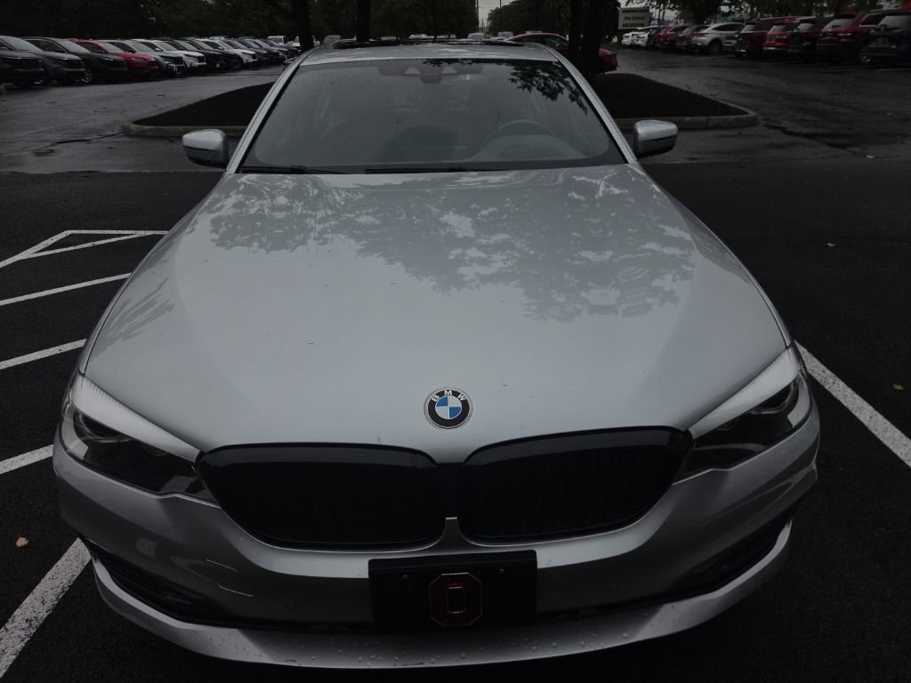 Used 2018 BMW 530i xDrive w/ Premium Package AWD/4WD image 3