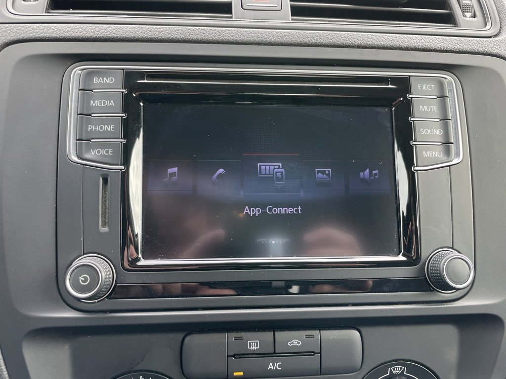 Used 2016 Volkswagen Jetta S image 14