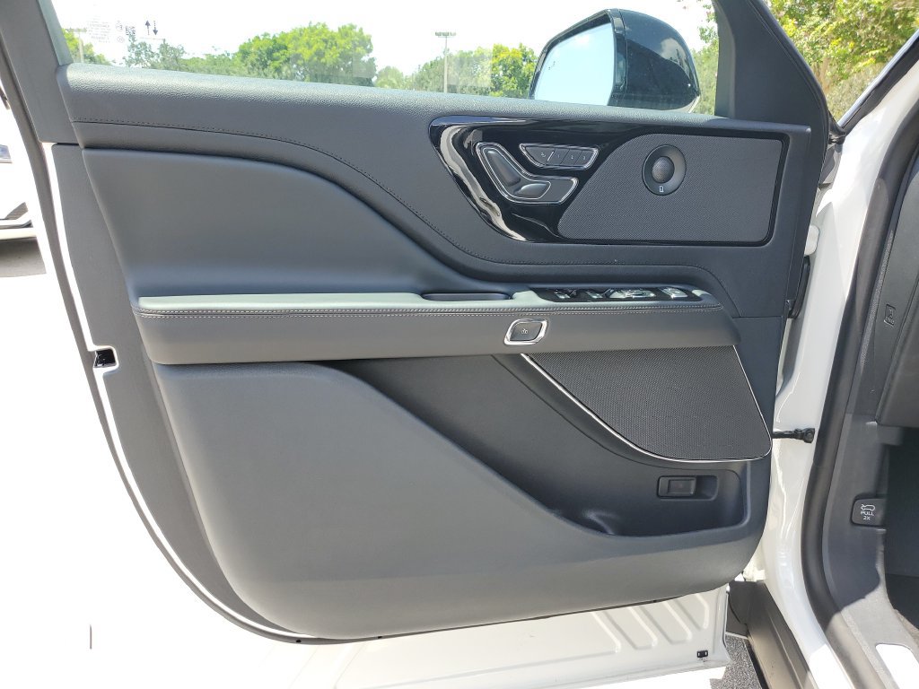 New 2026 Lincoln Aviator 2WD image 19