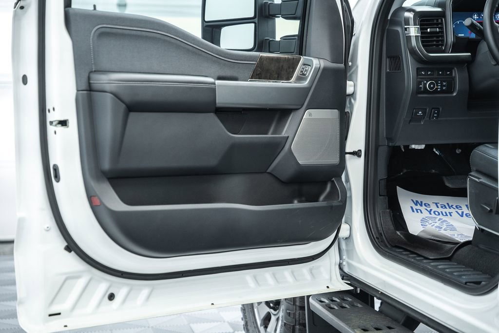 Used 2024 Ford F250 Lariat w/ Lariat Ultimate Package image 47