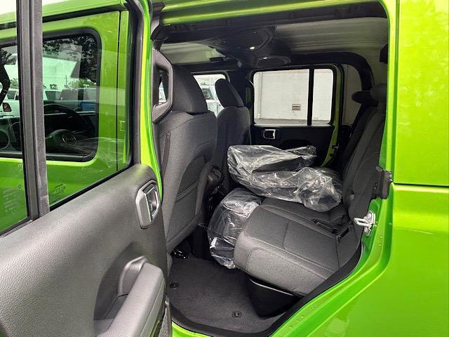 New 2025 Jeep Gladiator Sport image 10