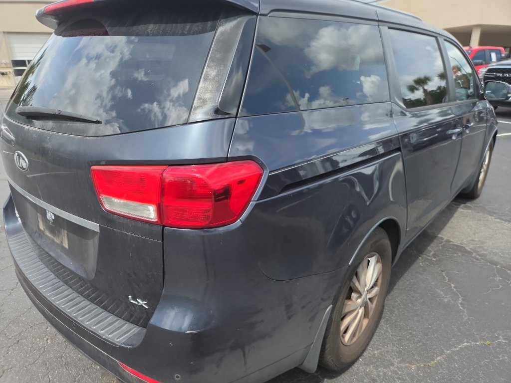 Used 2016 Kia Sedona LX w/ LX Essentials Premium Package FWD image 6