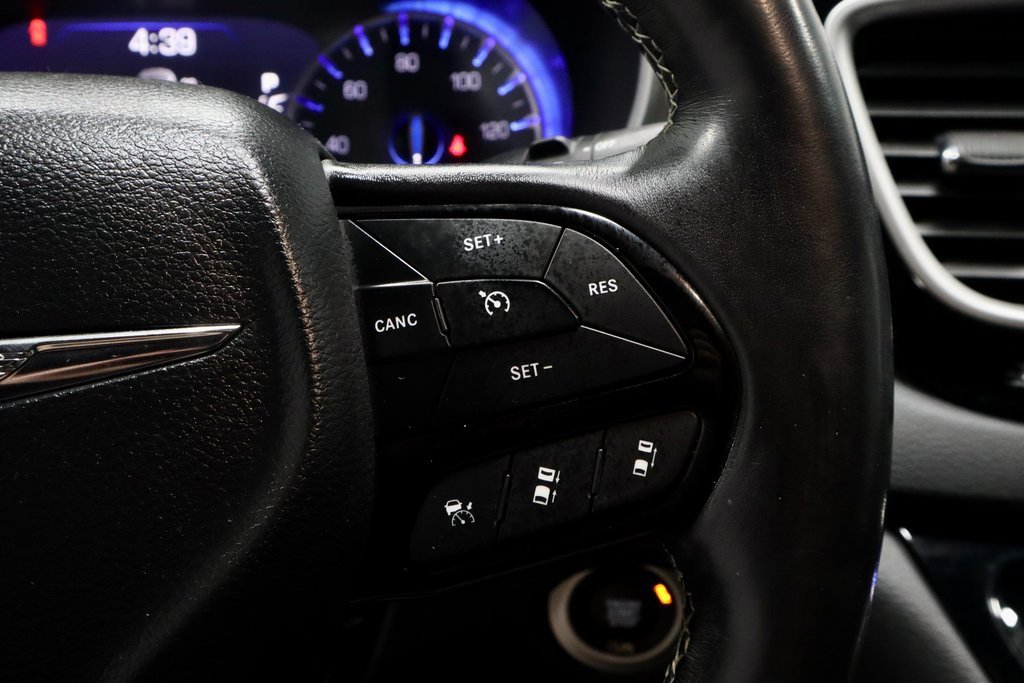 Used 2020 Chrysler Pacifica Touring-L w/ Advanced Safetytec Group image 28