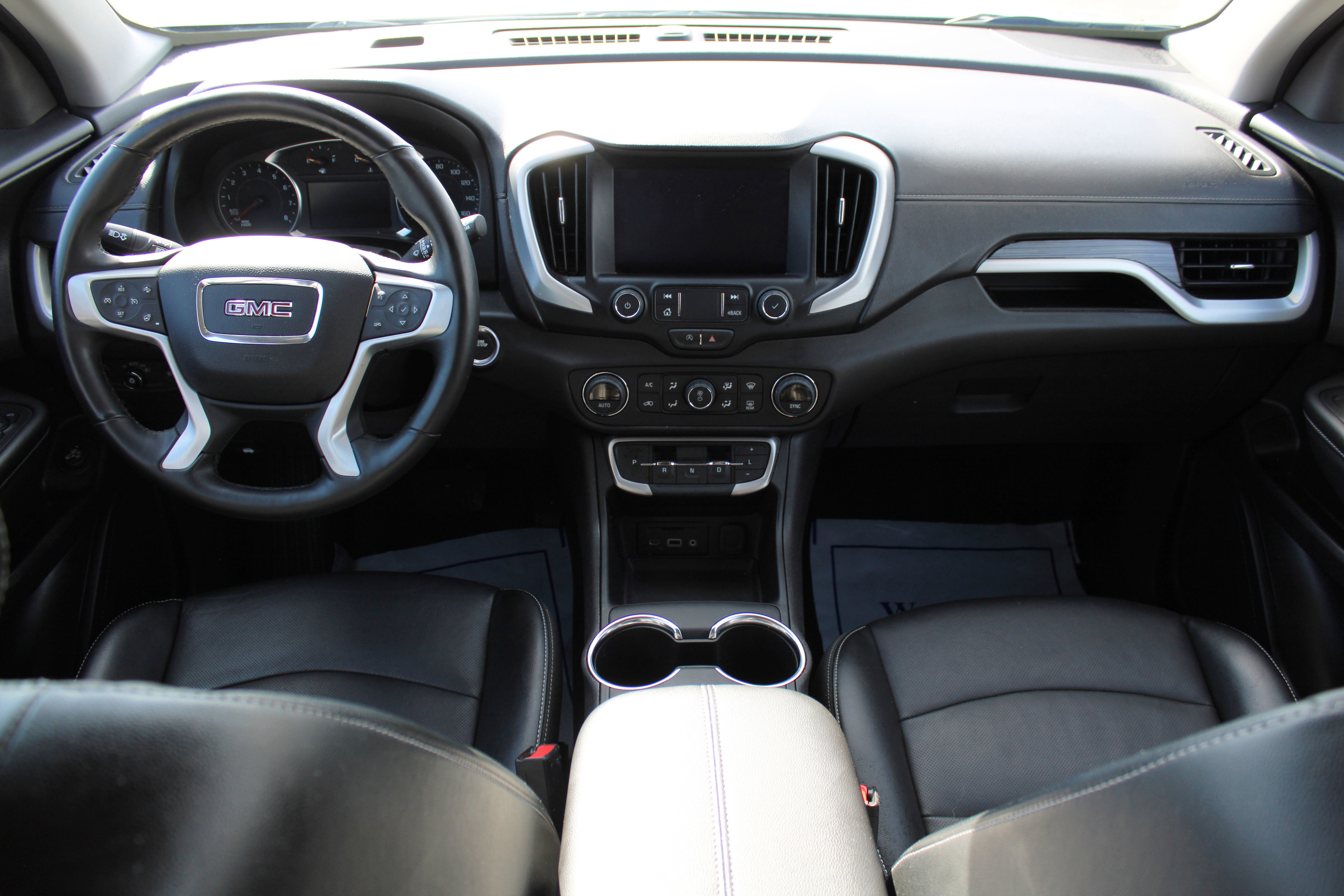 Used 2024 GMC Terrain SLT image 10