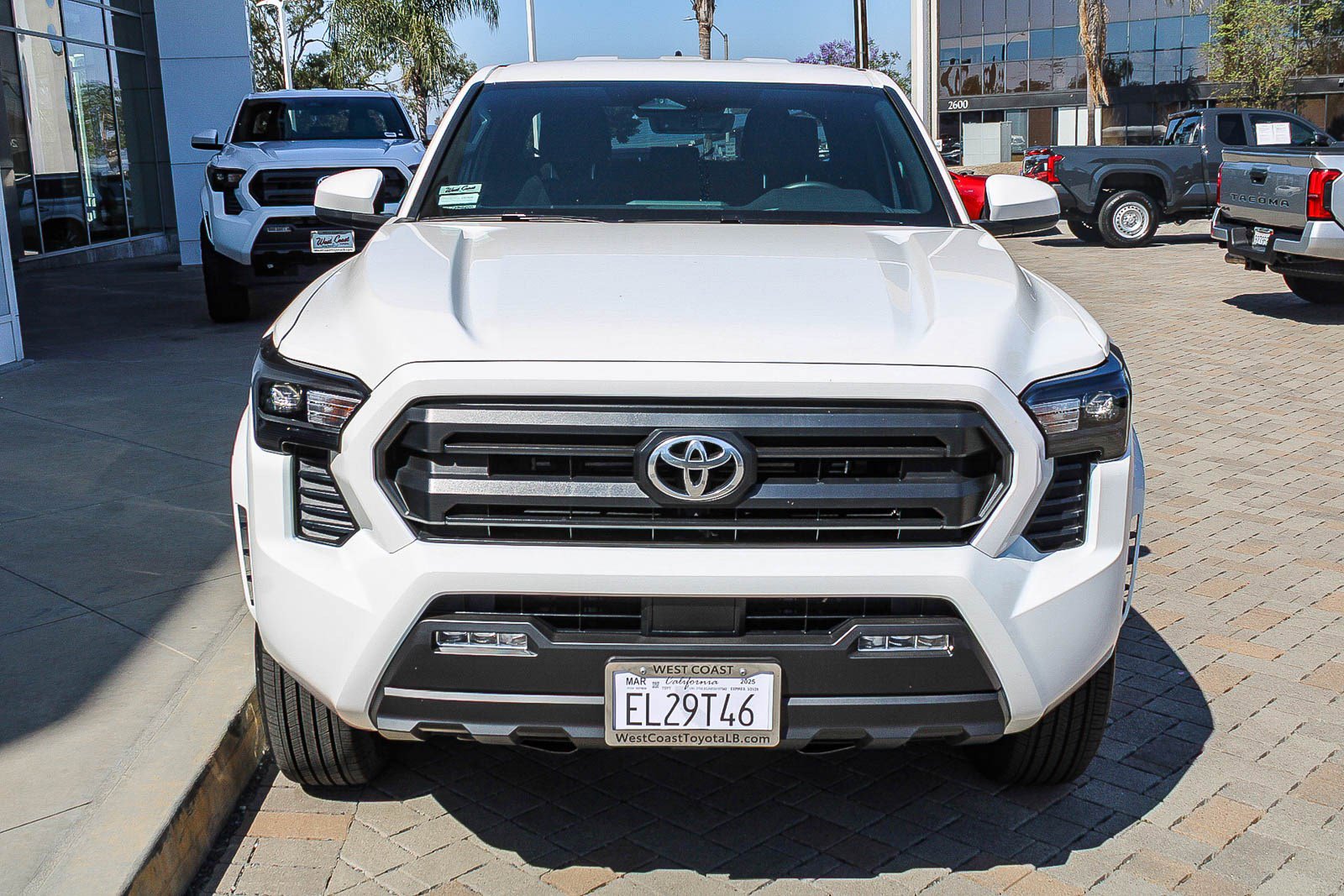 Used 2025 Toyota Tacoma SR5 AWD/4WD image 2
