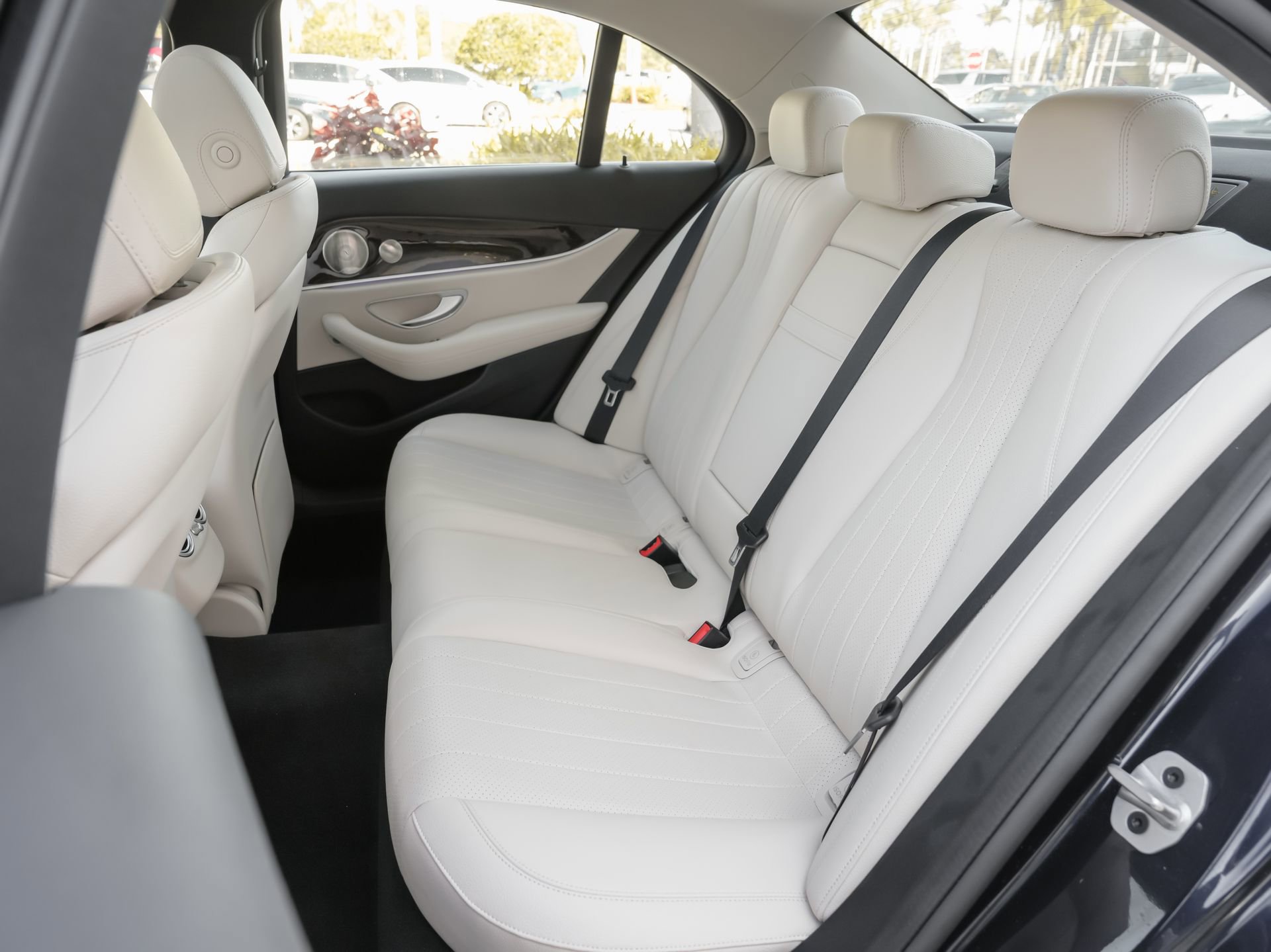 Used 2023 Mercedes-Benz E 350 Sedan image 18