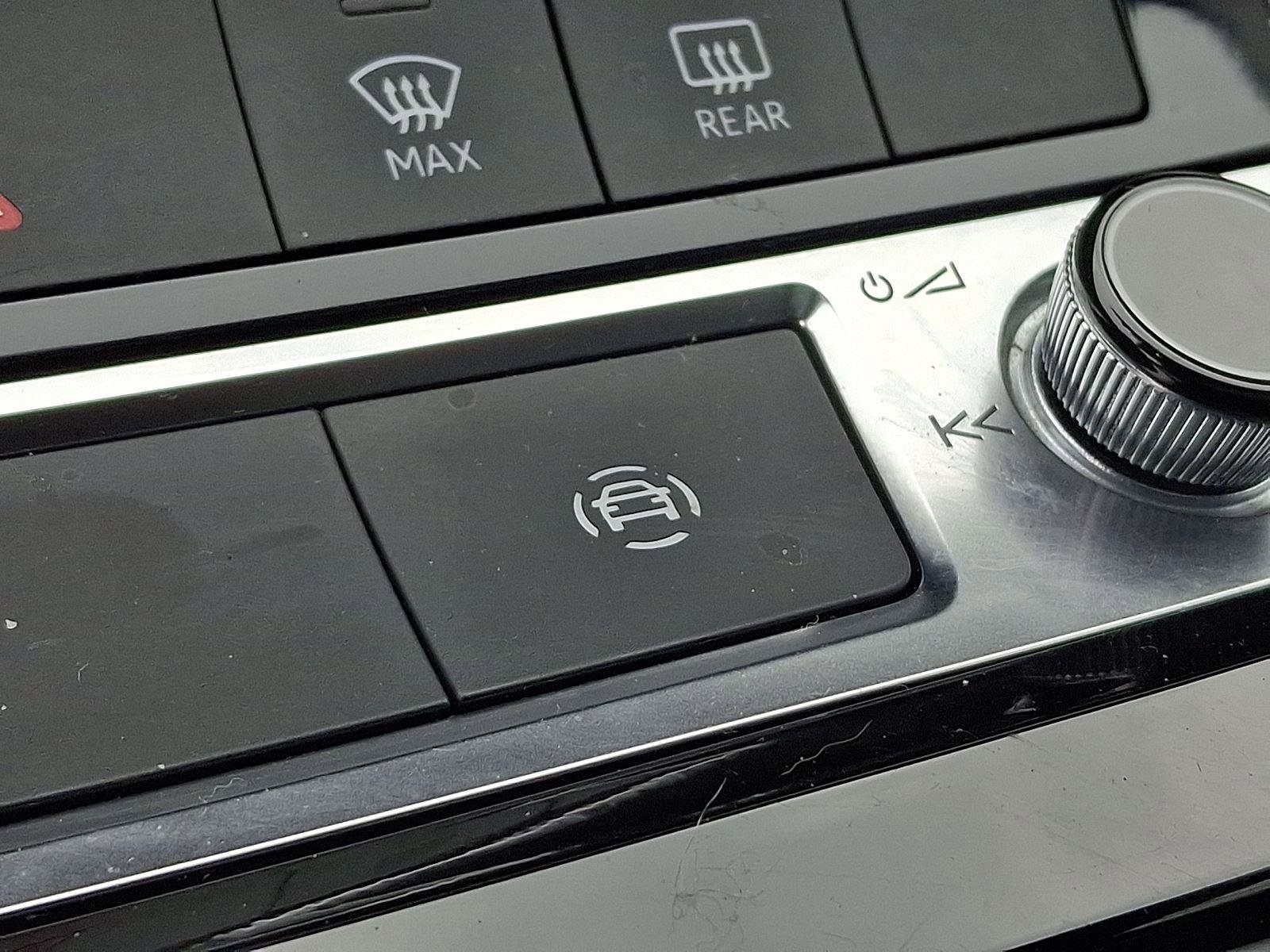 Certified 2024 Audi Q7 Premium Plus image 25