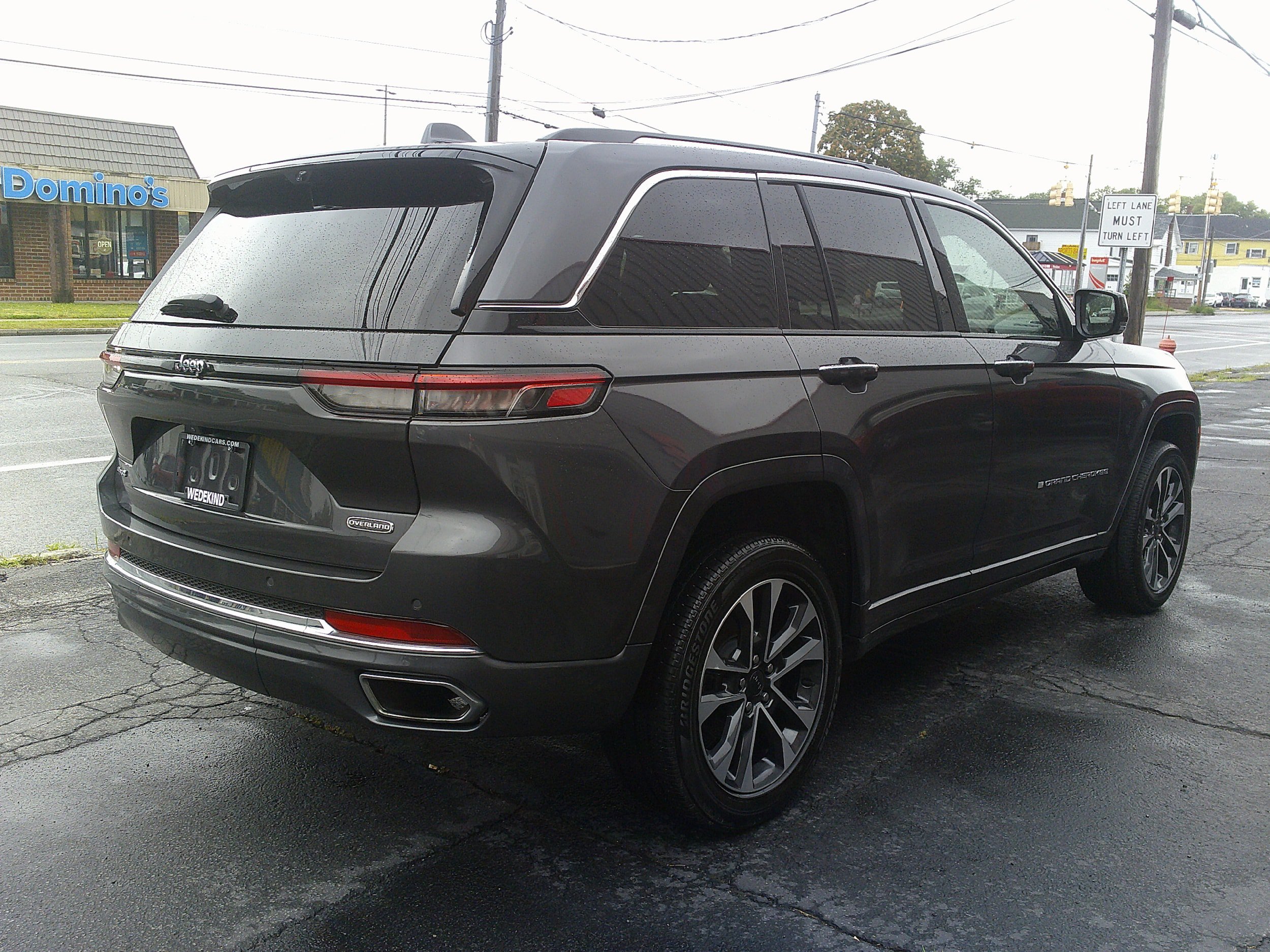 Used 2022 Jeep Grand Cherokee Overland w/ Luxury Tech Group IV AWD/4WD image 5