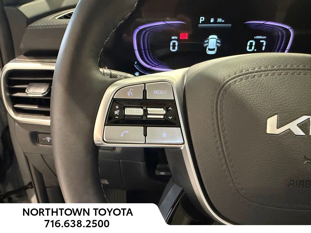 Used 2025 Kia Telluride AWD image 23