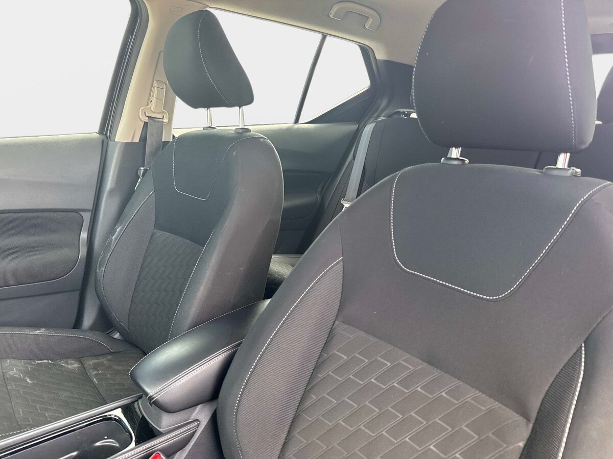Used 2023 Nissan Kicks SV FWD image 16