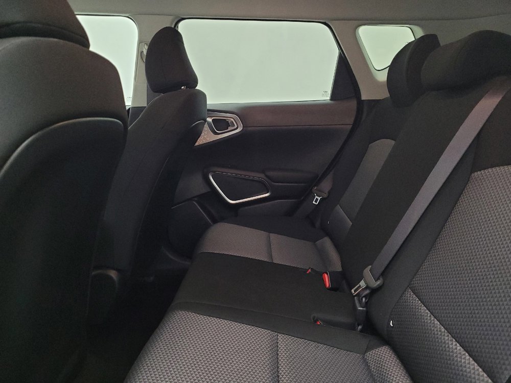 Used 2025 Kia Soul S FWD image 18