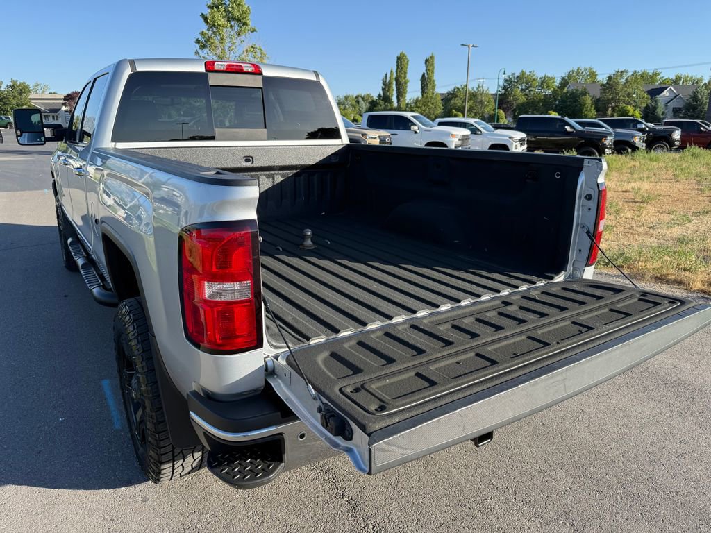 Used 2015 GMC Sierra 2500 SLT w/ Duramax Plus Package AWD/4WD image 13