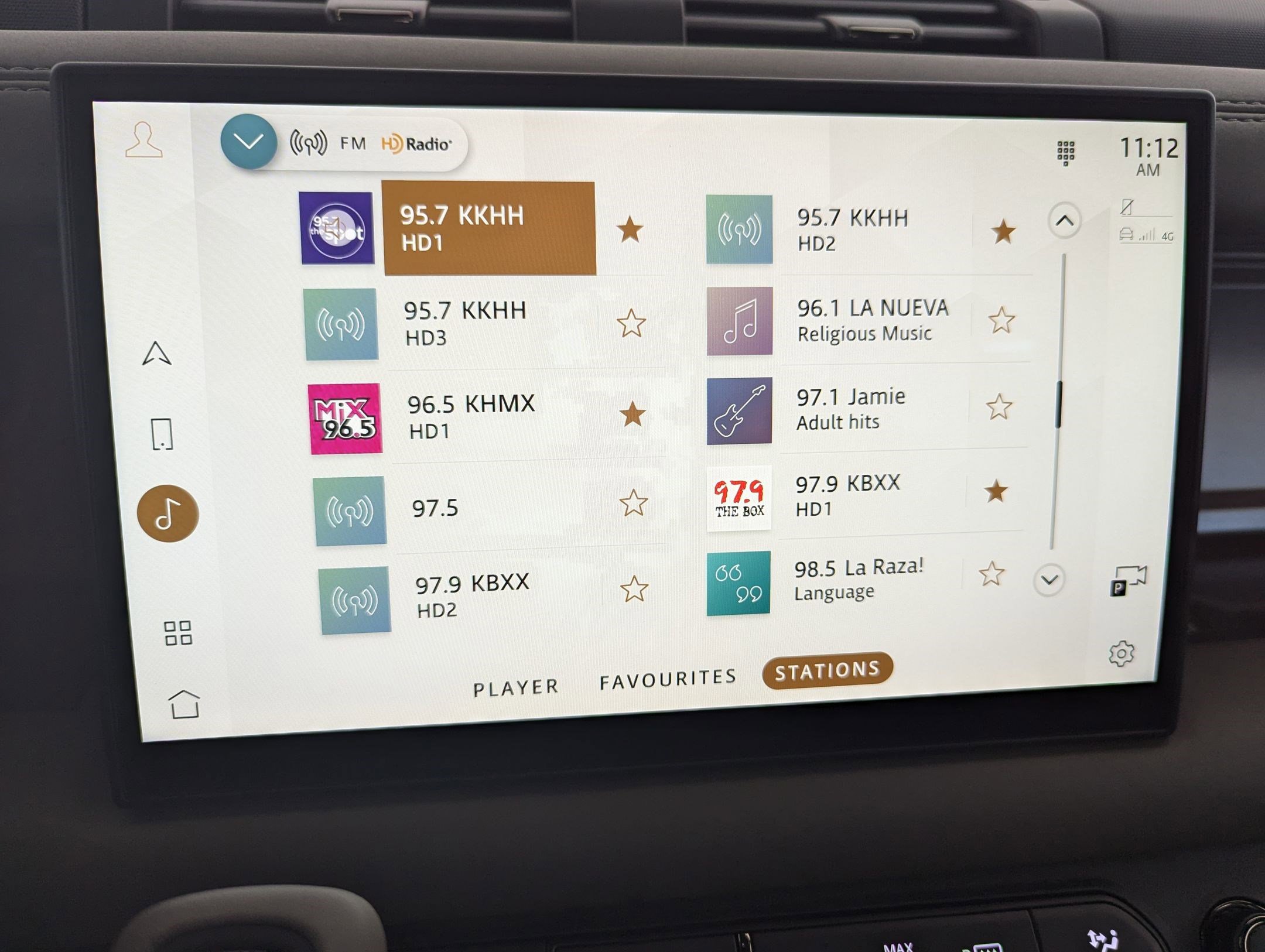 Certified 2025 Land Rover Defender 110 image 37