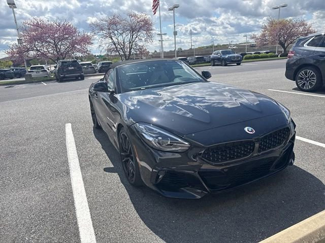 Used 2022 BMW Z4 M40i w/ Premium Package image 5