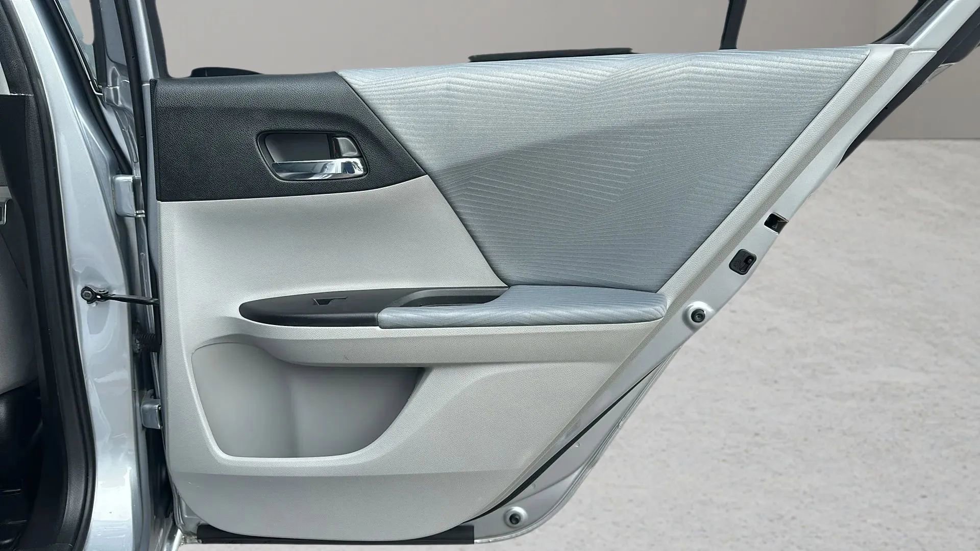 Used 2017 Honda Accord LX image 35