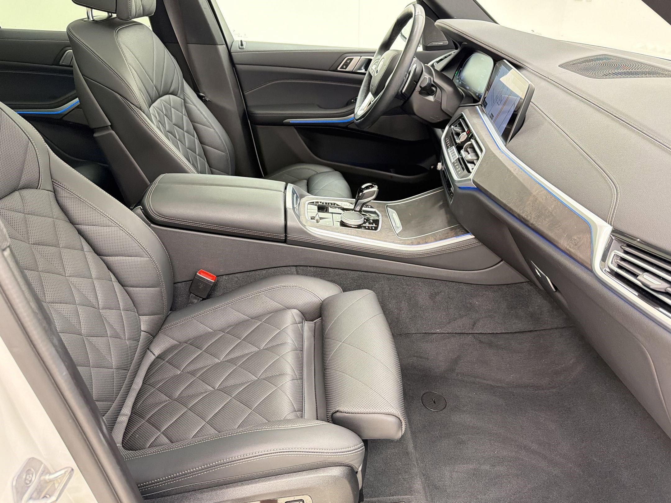 Certified 2023 BMW X5 xDrive45e w/ Climate Comfort Package image 31