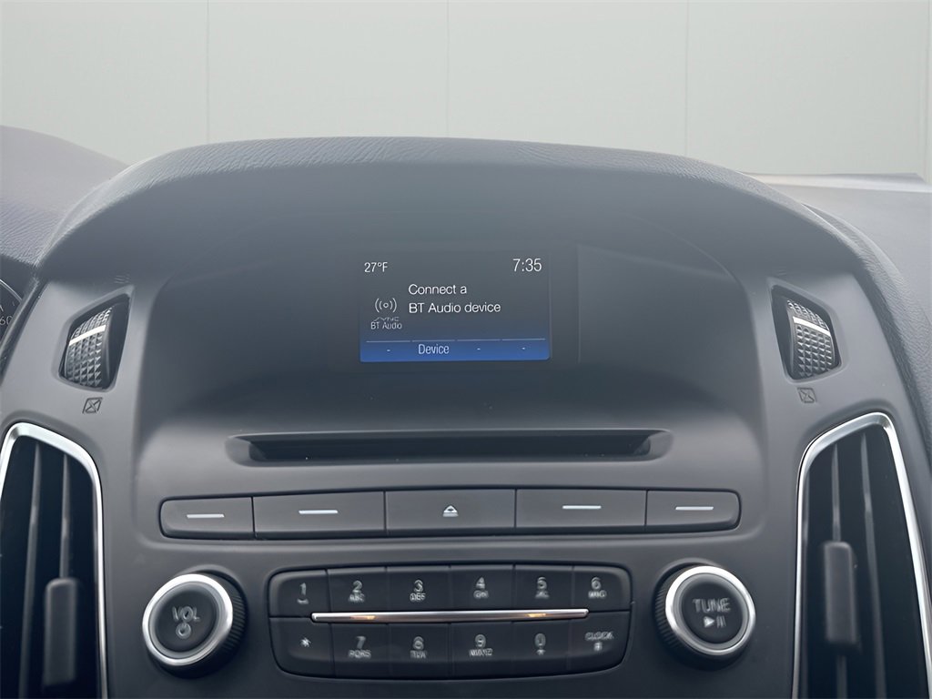 Used 2016 Ford Focus SE w/ Equipment Group 201A image 22