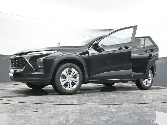 Used 2024 Chevrolet Trax LS image 64