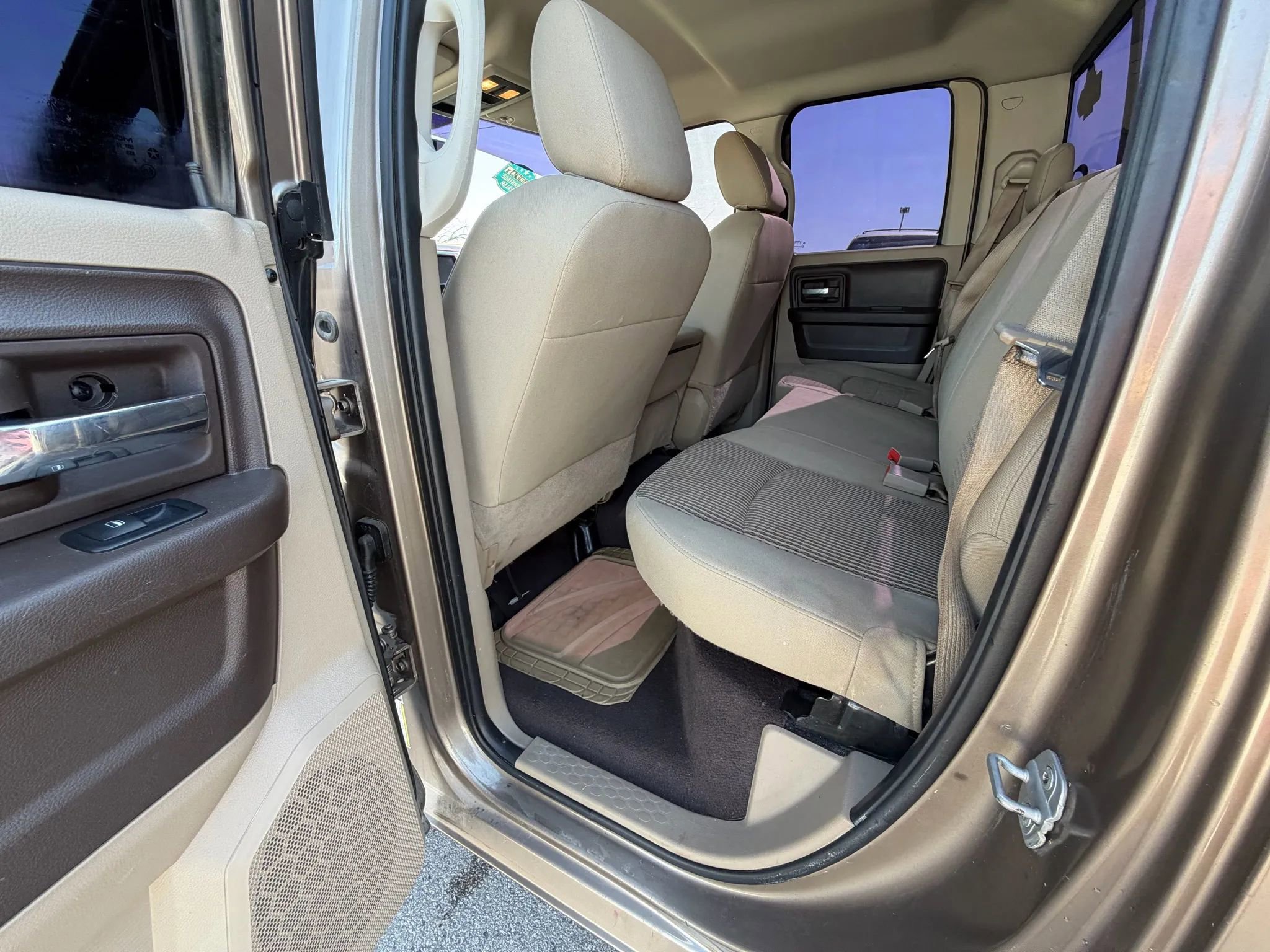 Used 2009 Dodge Ram 1500 Truck SLT image 16