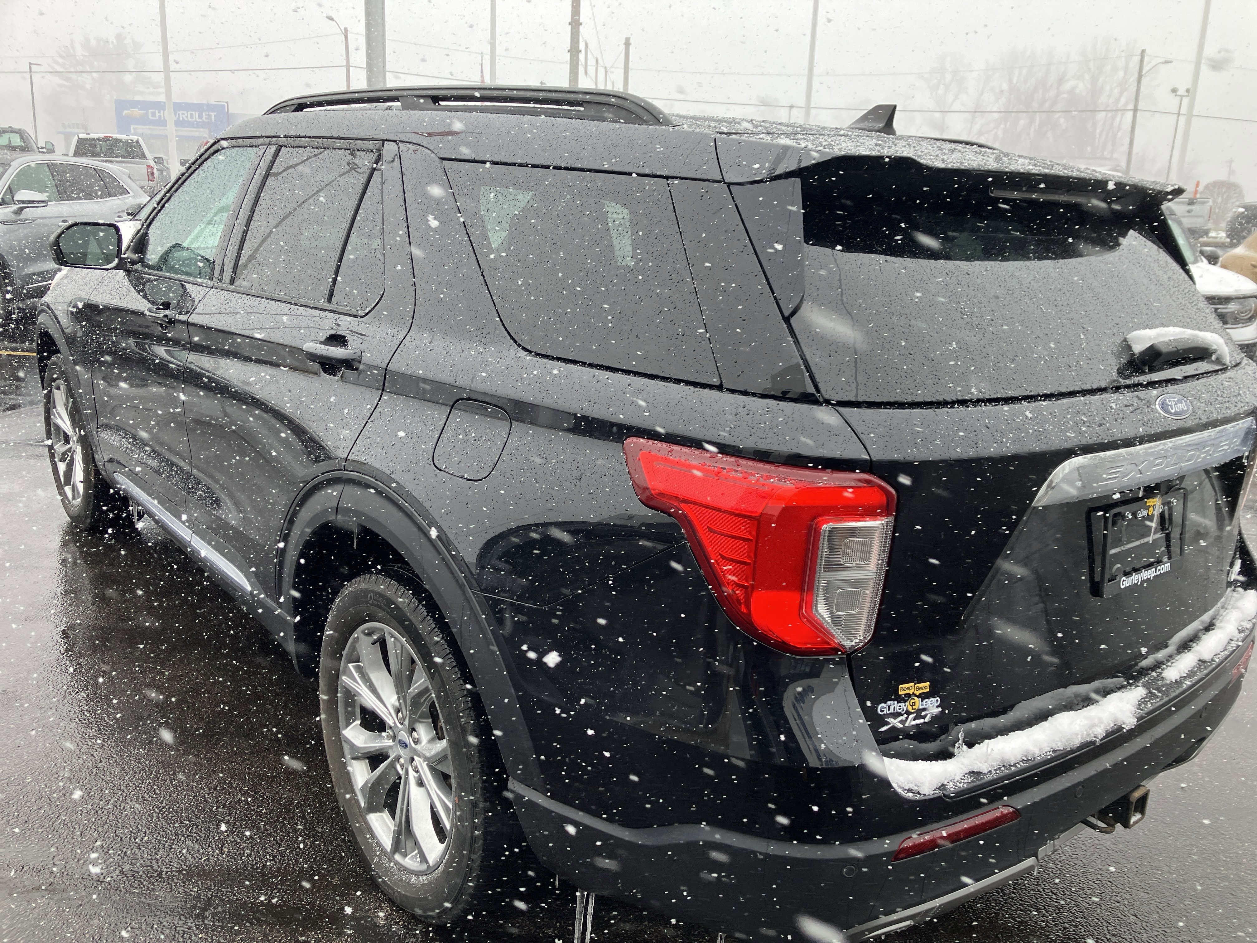 Certified 2022 Ford Explorer XLT w/ Equipment Group 202A image 5