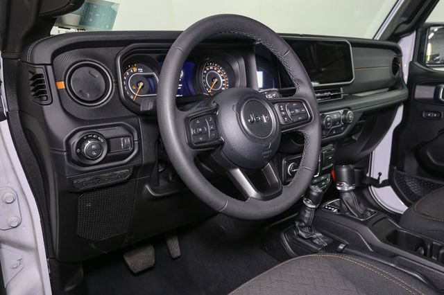 Used 2026 Jeep Gladiator Mojave AWD/4WD image 19
