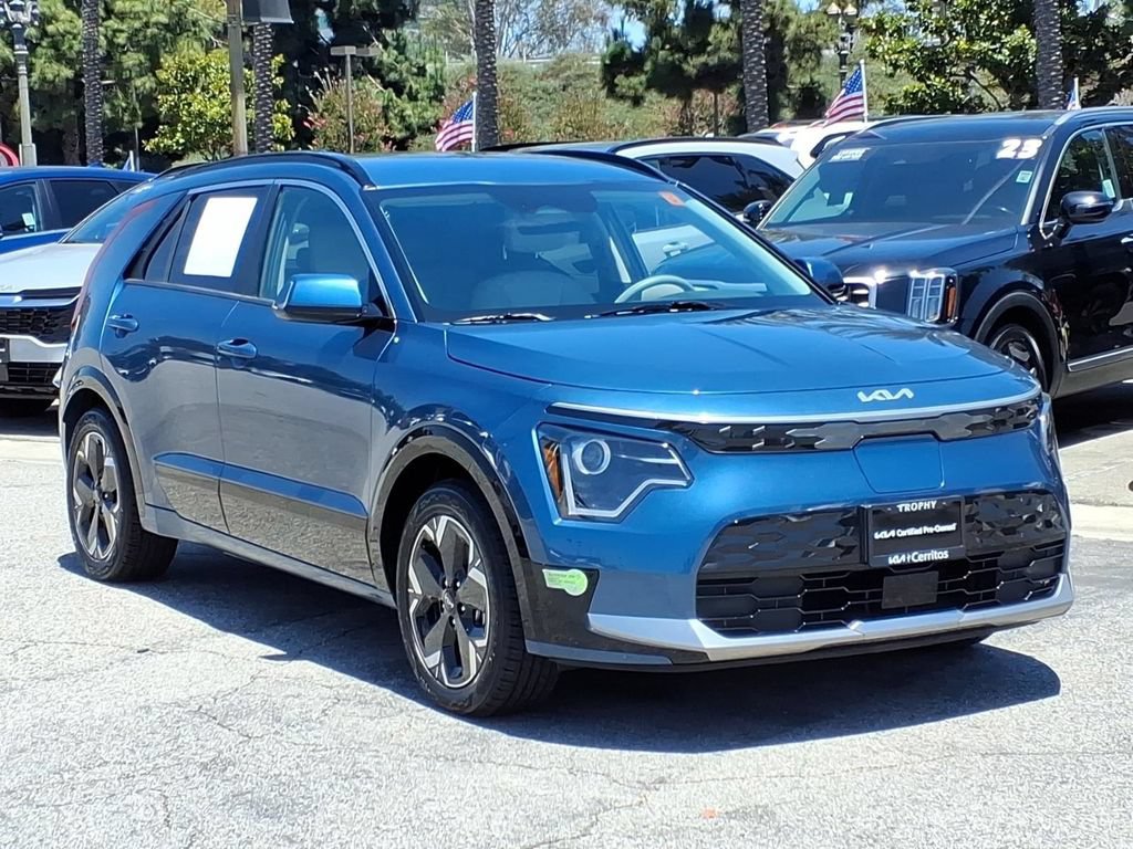 Certified 2023 Kia Niro Wind FWD image 3