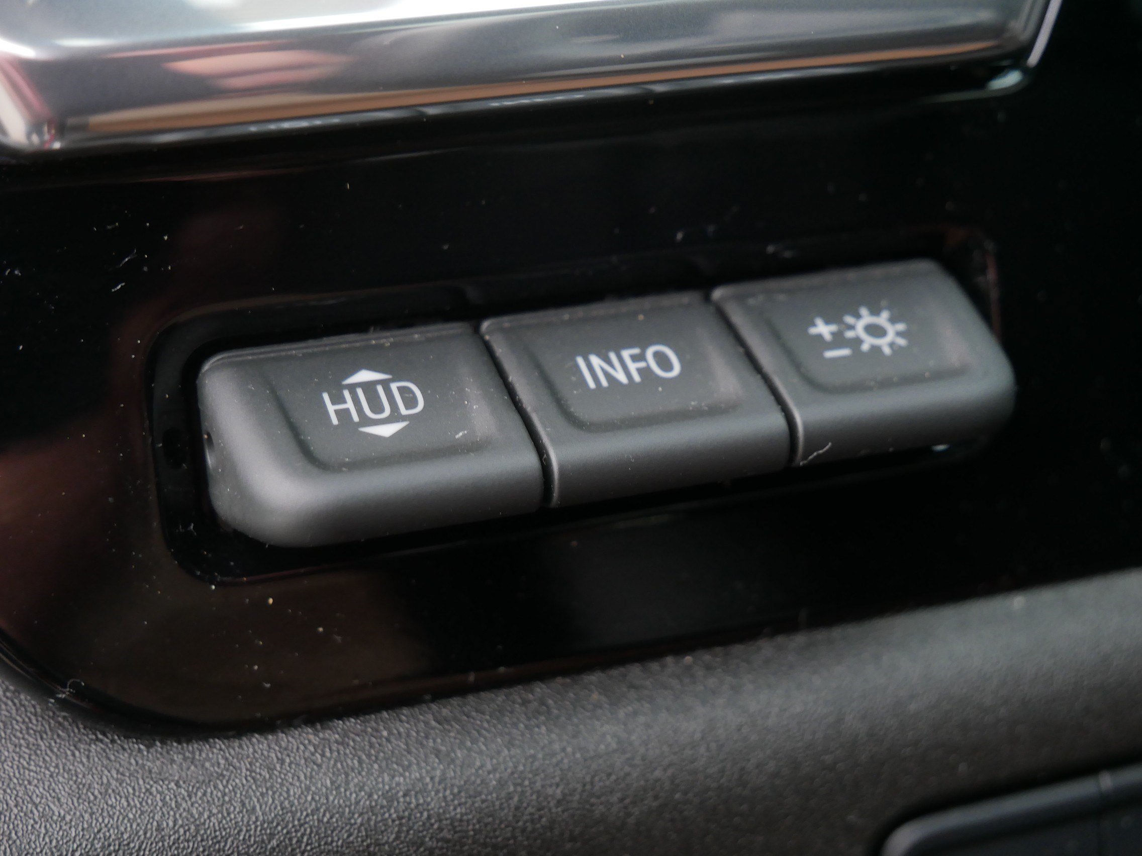 Certified 2025 Chevrolet Silverado 1500 High Country AWD/4WD image 29