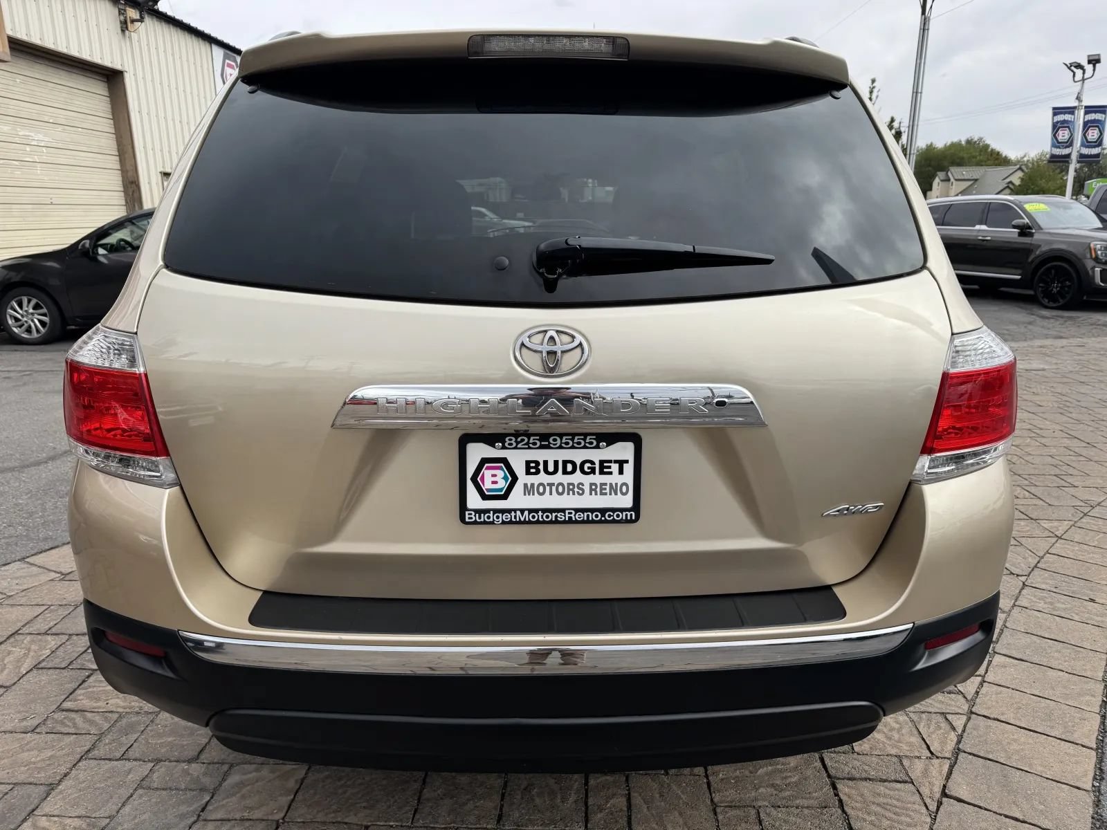 Used 2013 Toyota Highlander SE AWD/4WD image 3