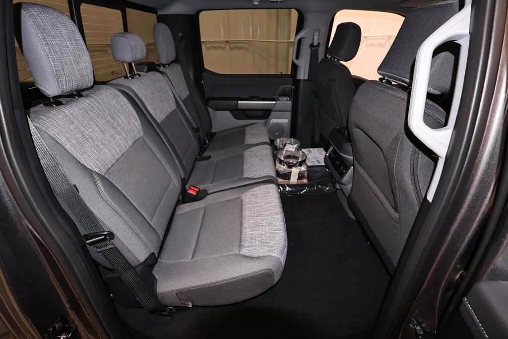 New 2027 Ford F350 XLT w/ XLT Premium Package AWD/4WD image 15