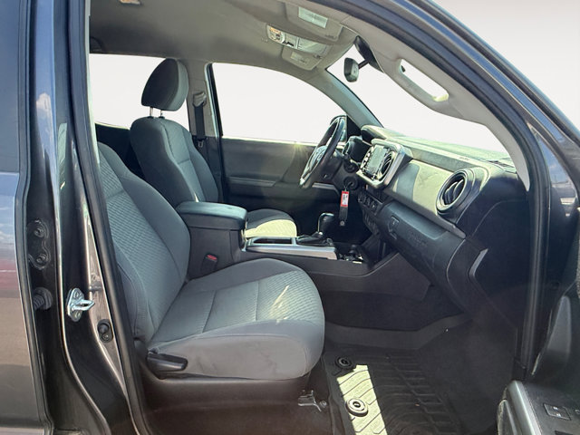 Used 2021 Toyota Tacoma SR5 AWD/4WD image 14