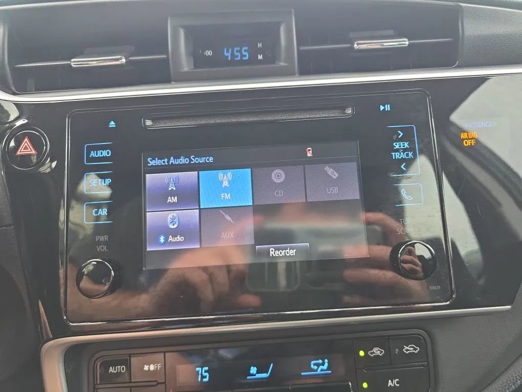 Used 2019 Toyota Corolla SE FWD image 27