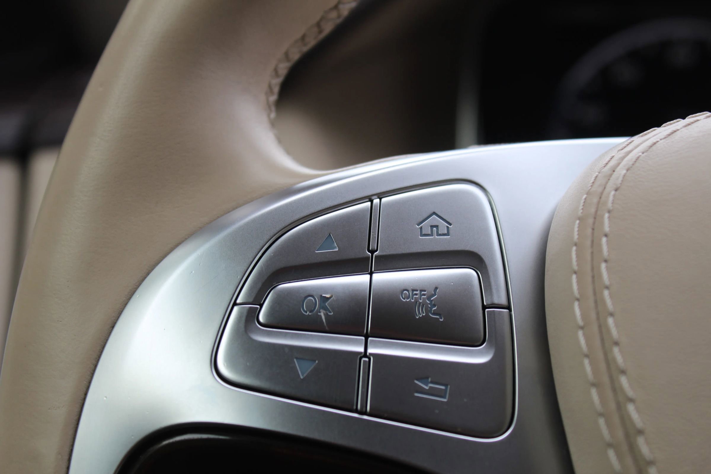 Used 2015 Mercedes-Benz S 550 4MATIC Sedan image 30