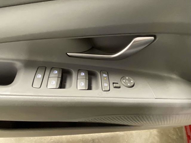 Certified 2025 Hyundai Elantra Sport image 14