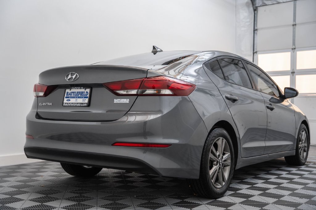 Used 2018 Hyundai Elantra SEL FWD image 5