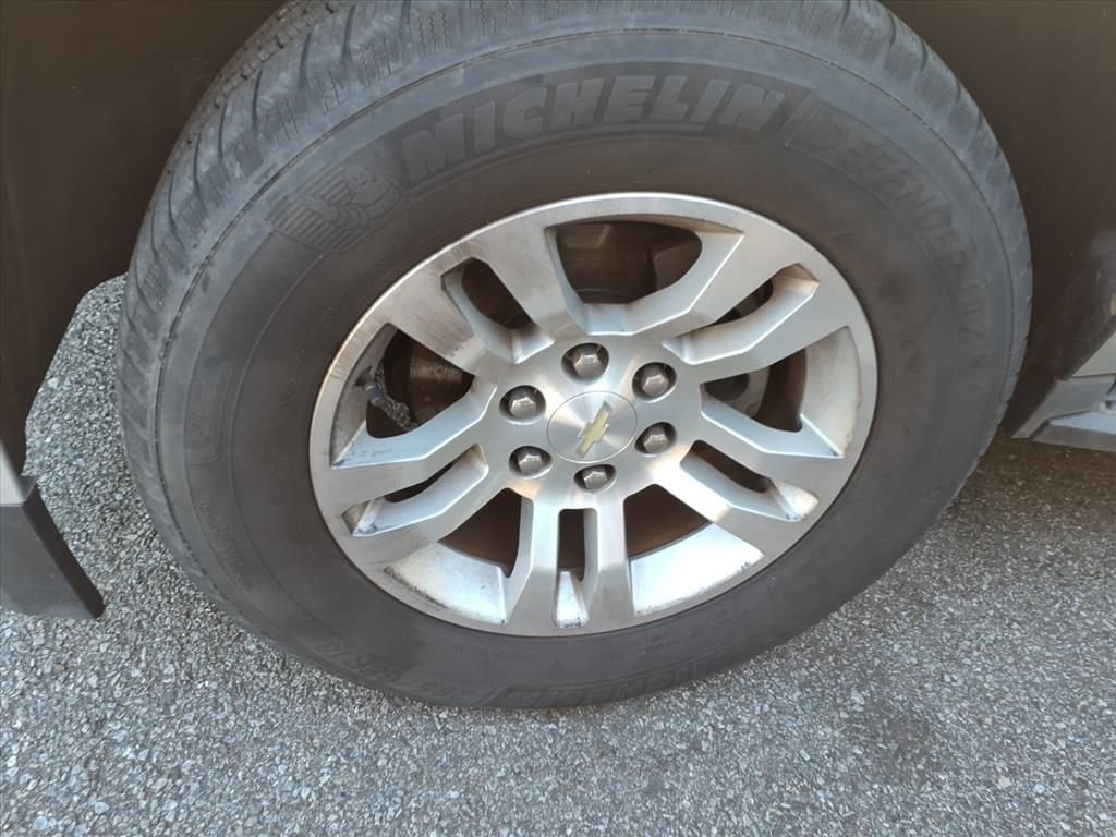 Used 2017 Chevrolet Tahoe LT image 3