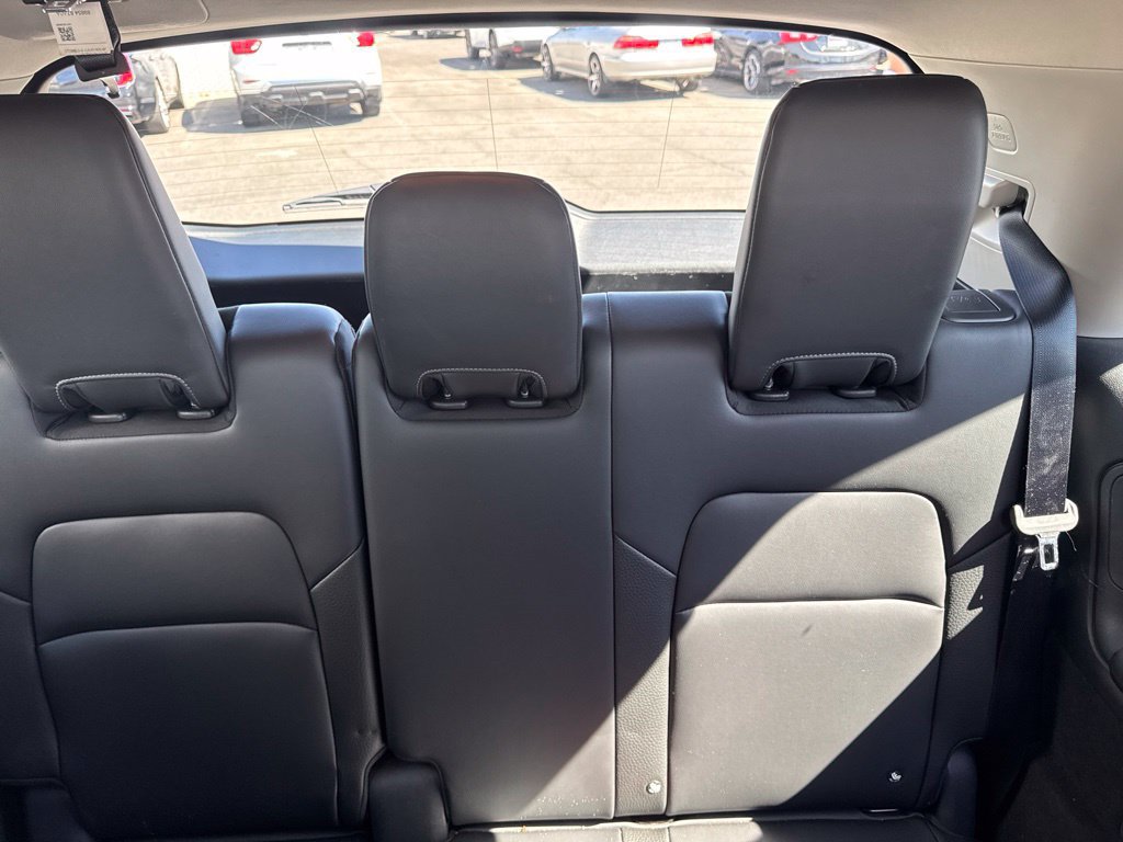 Used 2025 Nissan Pathfinder SL AWD/4WD image 16