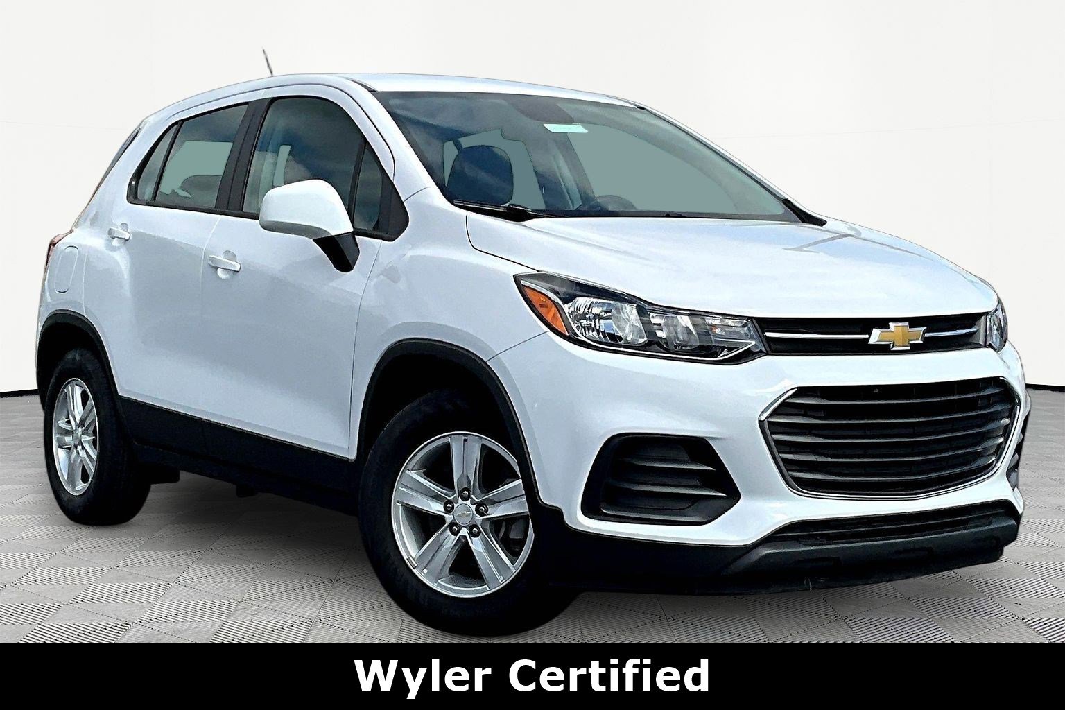 Used 2020 Chevrolet Trax LS FWD image 3