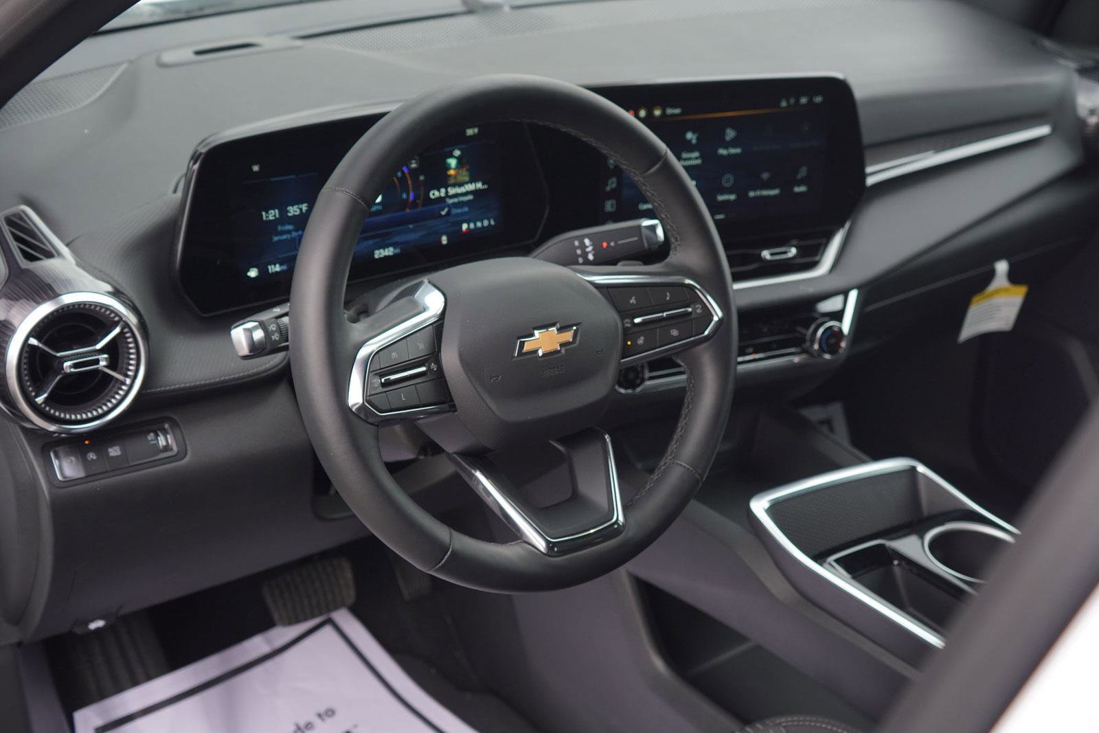New 2025 Chevrolet Equinox LT w/ Safety and Technology Package image 25